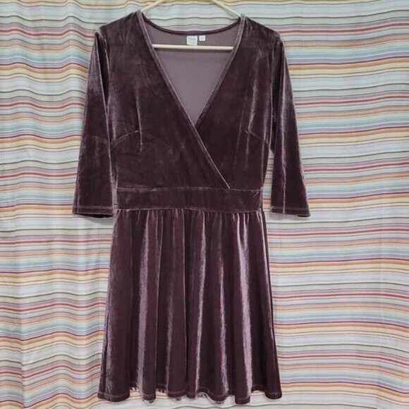 🍄 50% OFF - TWIK Lavender Velvet 3/4 Sleeves Wrap-Around Bodice Midi Dress - Picture 7 of 12